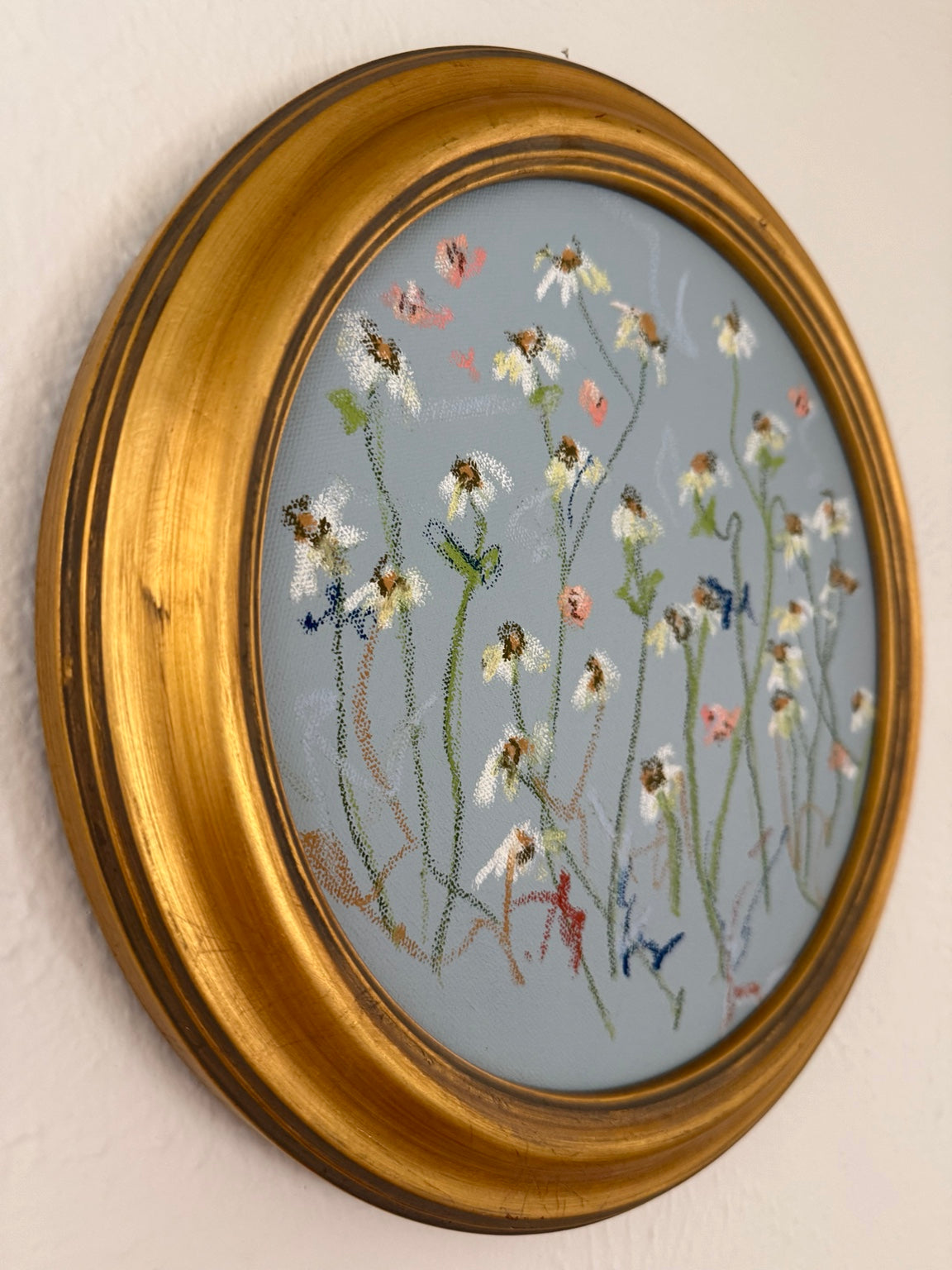Encore framed round original artwork, angled detail